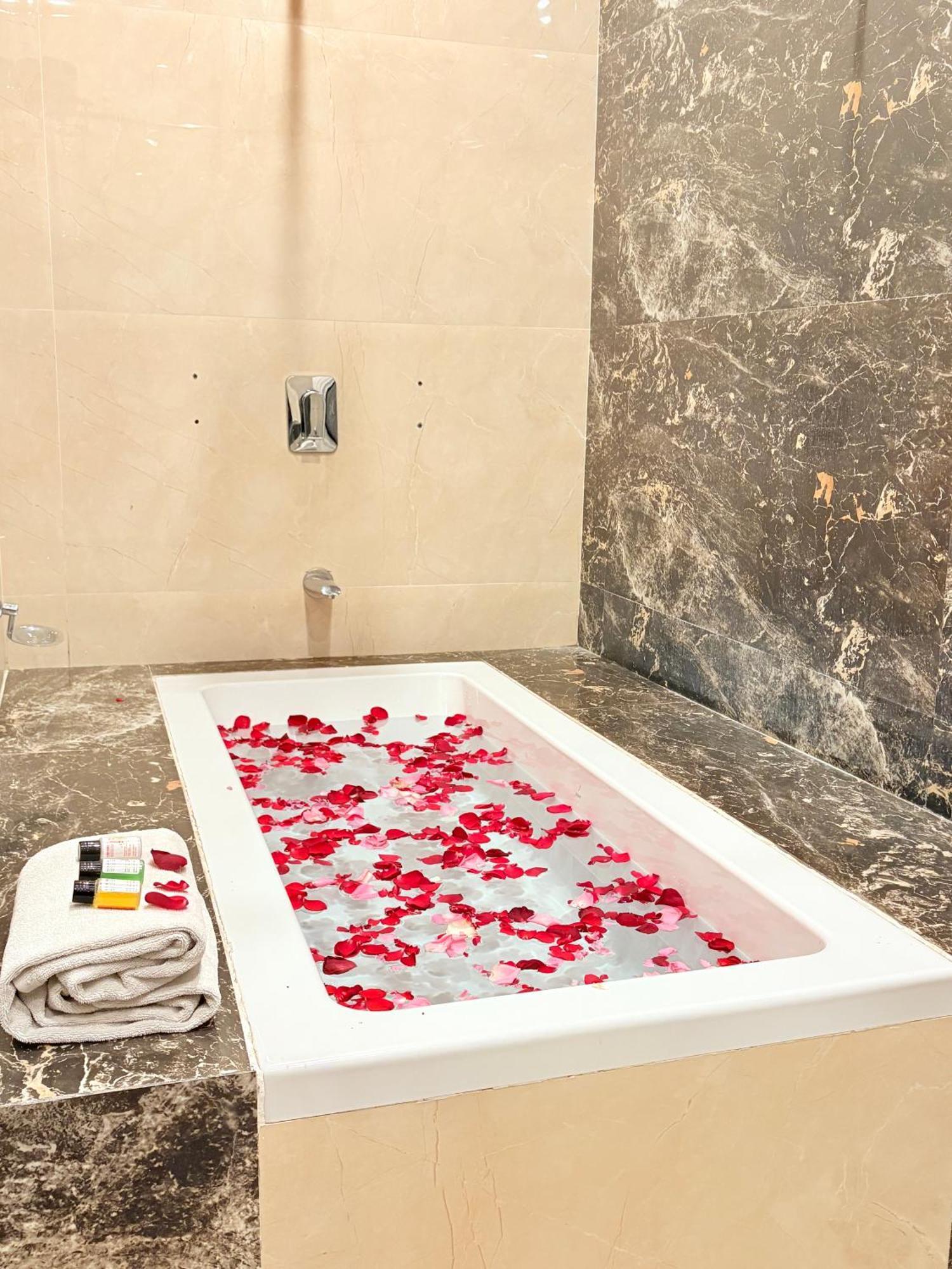 Parampara Hotels And Resorts Udaipur Luaran gambar